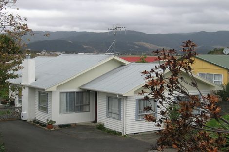 Photo of property in 35 Bluegum Road, Paraparaumu Beach, Paraparaumu, 5032