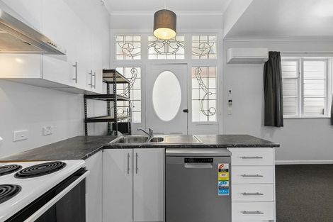 Photo of property in 262 The Terrace, Te Aro, Wellington, 6011