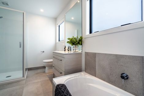 Photo of property in 5c Nea Place, Hillcrest, Auckland, 0627