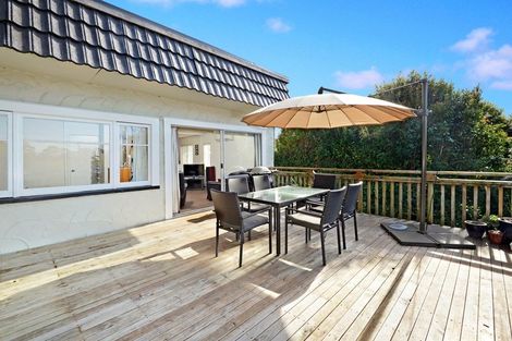 Photo of property in 1/30 Cresta Avenue, Beach Haven, Auckland, 0626