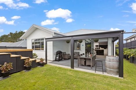 Photo of property in 6 Huarahi Pai Road, Huapai, Kumeu, 0810