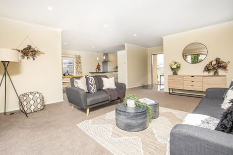 Photo of property in 5 Austin Reid Avenue, Carterton, 5713