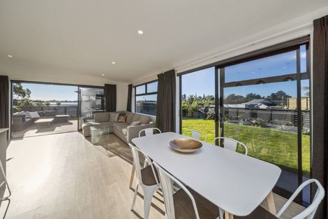 Photo of property in 2 Piper Way, Glen Avon, New Plymouth, 4312