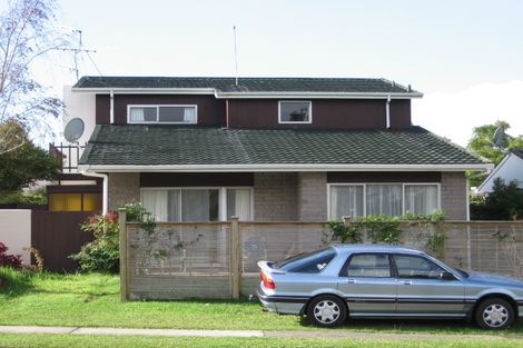 Photo of property in 2/30 Whiteacres Drive, Sunnyhills, Auckland, 2010