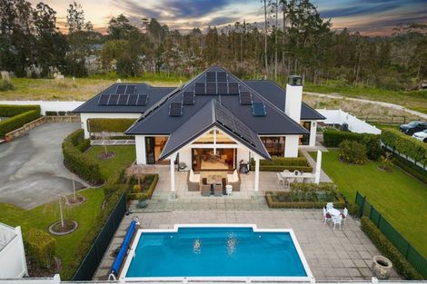 Photo of property in 80 Station Road, Kumeu, 0891