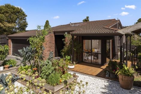 Photo of property in 12 Kaihu Street, Northcote, Auckland, 0627