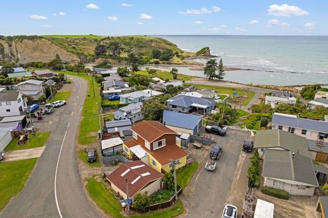 Photo of property in 2 Campbell Terrace, Motunau, Greta Valley, 7387