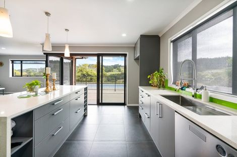 Photo of property in 165b Oraha Road, Kumeu, 0892