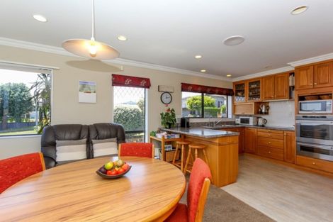 Photo of property in 20 Kellyville Heights, Merrilands, New Plymouth, 4312
