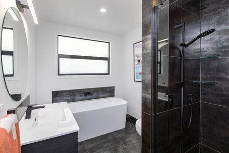 Photo of property in 8 Orite Drive, Welbourn, New Plymouth, 4310