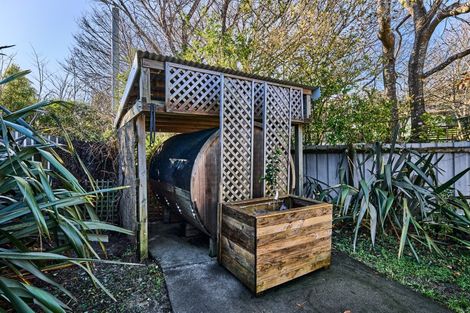 Photo of property in 1a Peel Place, Wainuiomata, Lower Hutt, 5014