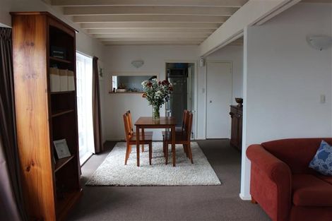 Photo of property in 2/7 Havana Place, Glenfield, Auckland, 0629