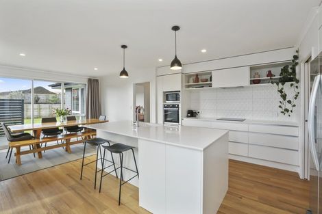 Photo of property in 9 Marsden Place, Hurworth, New Plymouth, 4310