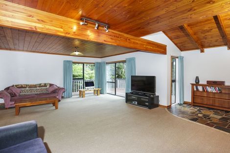 Photo of property in 39 Turanga Road, Henderson Valley, Auckland, 0612