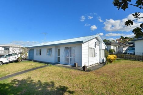 Photo of property in 38 Charlotte Street, Stanmore Bay, Whangaparaoa, 0932