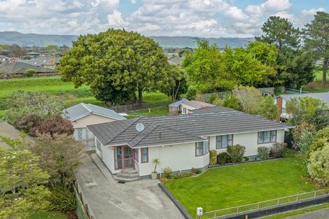 Photo of property in 19 Egmont Place, Westbrook, Palmerston North, 4412