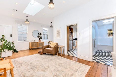 Photo of property in 3 Waikato Street, Island Bay, Wellington, 6023