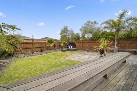 Photo of property in 5 Darren Crescent, Half Moon Bay, Auckland, 2012