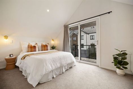 Photo of property in 2/22 Bullendale Drive, Arthurs Point, Queenstown, 9371