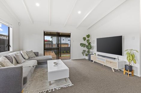 Photo of property in 141b Henderson Valley Road, Henderson, Auckland, 0612