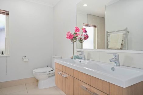 Photo of property in 7 Louvain Place, Greenhithe, Auckland, 0632