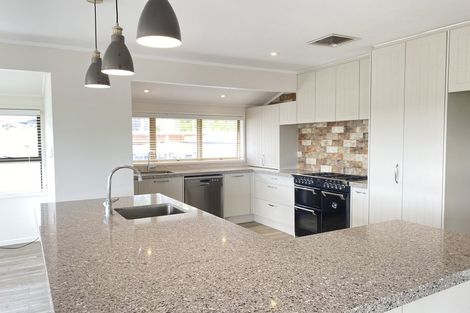 Photo of property in 12 Davita Place, Farm Cove, Auckland, 2012