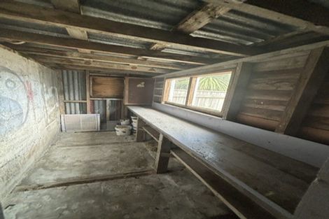 Photo of property in 197 Seaview Road, Westown, New Plymouth, 4310