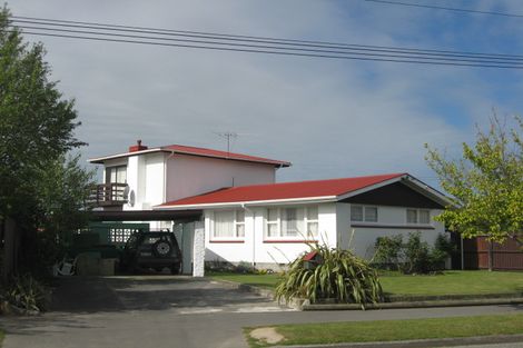 Photo of property in 20 Wychwood Crescent, Bishopdale, Christchurch, 8053