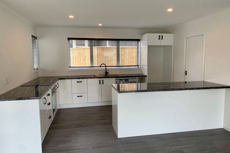 Photo of property in 5 Hollard Grove, Avalon, Lower Hutt, 5011