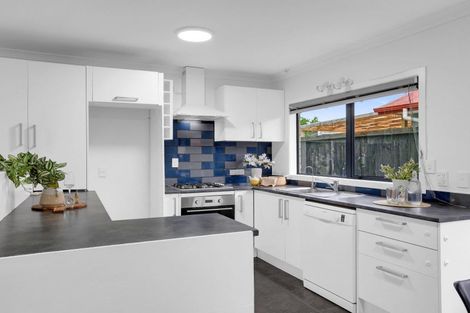 Photo of property in 8 Harvard Court, Melville, Hamilton, 3206