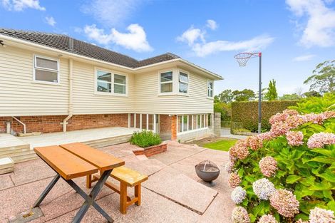 Photo of property in 1/37 Weldene Avenue, Glenfield, Auckland, 0629