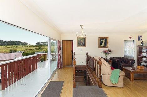 Photo of property in 18 Beach Road, Glenbrook, Waiuku, 2681