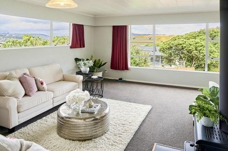 Photo of property in 17 Truro Road, Camborne, Porirua, 5026