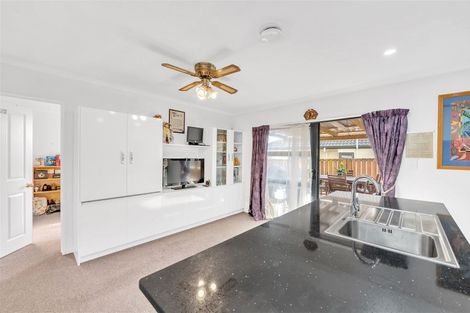Photo of property in 14 Cyclamen Road, Mangere, Auckland, 2022