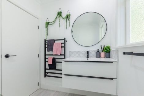 Photo of property in 316 Te Moana Road, Waikanae, 5036