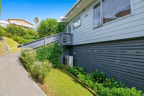Photo of property in 7 William Bayes Place, Red Beach, 0932