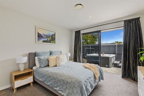 Photo of property in 98 Broadhaven Avenue, Parklands, Christchurch, 8083