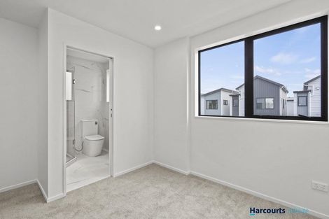 Photo of property in 32 Whare Kauri Road, Papakura, 2110