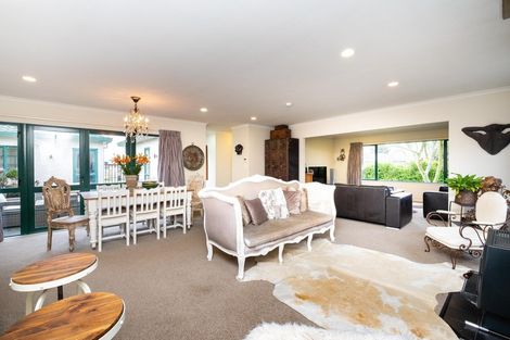 Photo of property in 2 Hanna Place, Havelock North, 4130