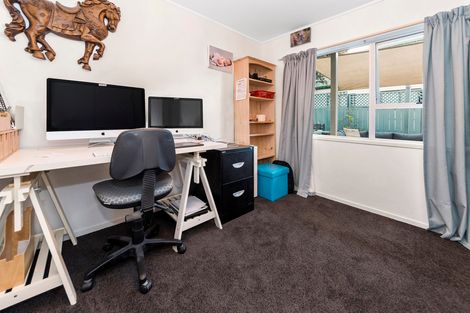 Photo of property in 19 Wirihana Road, Titirangi, Auckland, 0604
