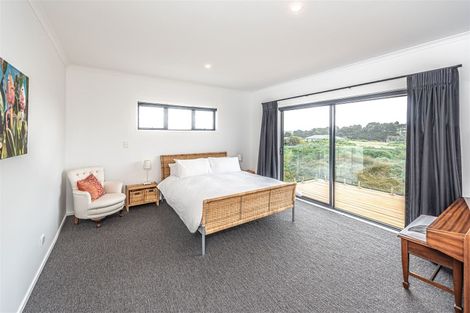 Photo of property in 34 Golf Vue Place, Castlecliff, Whanganui, 4501