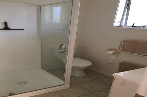 Photo of property in 3/7 Seacliffe Avenue, Belmont, Auckland, 0622