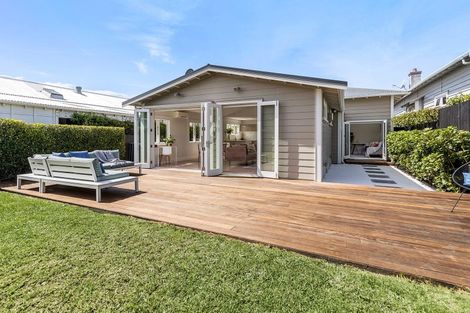 Photo of property in 32 Garnet Road, Westmere, Auckland, 1022