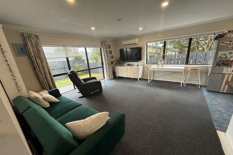 Photo of property in 1/20 Mandeville Crescent, Grenada Village, Wellington, 6037