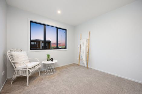 Photo of property in 120 Te Oneroa Way, Long Bay, Auckland, 0630