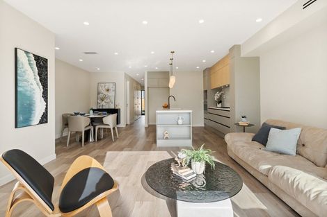 Photo of property in 128 Vintry Drive, Kumeu, 0810