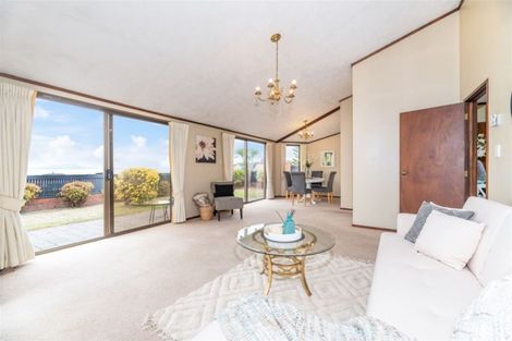 Photo of property in 1/28 Manly Esplanade, Browns Bay, Auckland, 0630