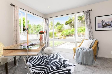 Photo of property in 6 Anchor Place, Beach Haven, Auckland, 0626