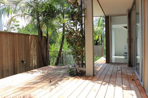 Photo of property in 2/83 Hinemoa Street, Birkenhead, Auckland, 0626