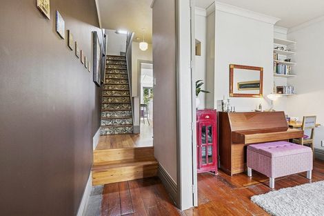 Photo of property in 62 Elizabeth Street, Mount Victoria, Wellington, 6011